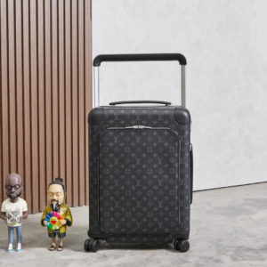 louis vuitton شنطة سفر
