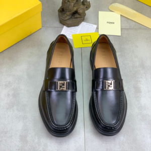 fendi حذاء 
