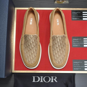 dior حذاء 