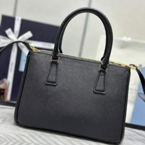 prada شنطة