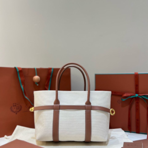 loro piana شنطة