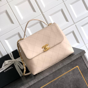 chanel شنطة