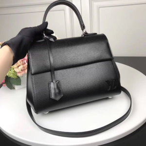 louis vuitton شنطة