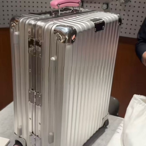 Rimowa شنطة سفر