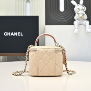 chanel شنطة