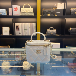 chanel شنطة