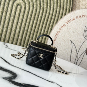chanel شنطة