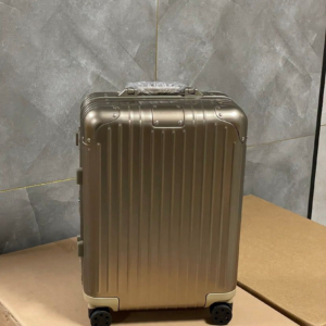 Rimowa شنطة 