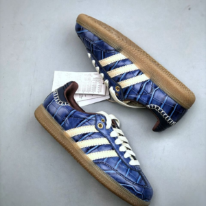 adidas حذاء 