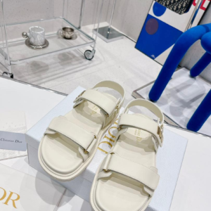 dior حذاء 