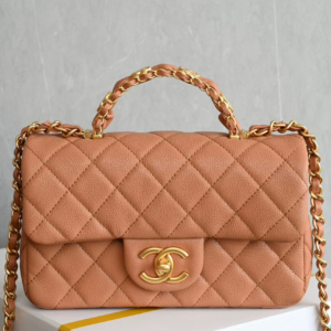 chanel شنطة