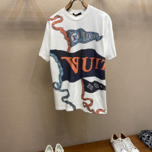 louis vuitton تيشيرت
