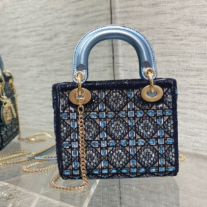 dior شنطة