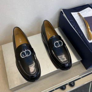 dior حذاء 