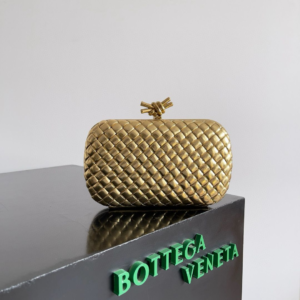 bottega veneta شنطة