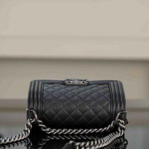 chanel شنطة