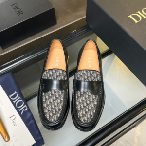 dior حذاء 