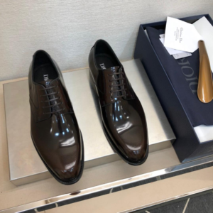 dior حذاء 