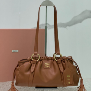 miu miu شنطة
