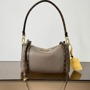 louis vuitton شنطة