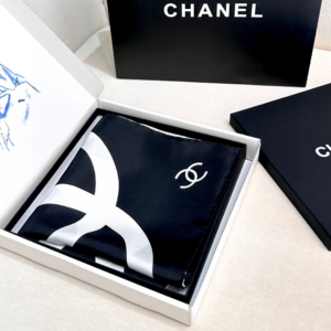chanel اسكارف