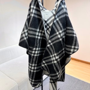 burberry اسكارف