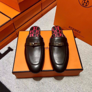 552 hermès حذاء