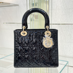 52 dior شنطة