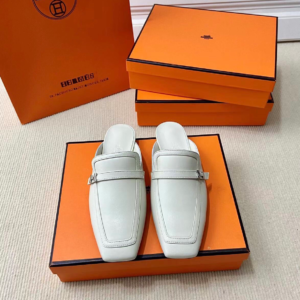 525 hermès حذاء