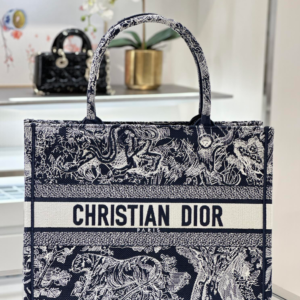 104 dior شنطة