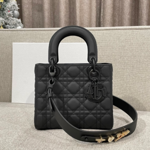 86 dior شنطة