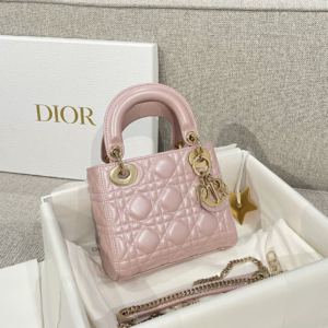 92 dior شنطة