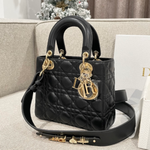 88 dior شنطة