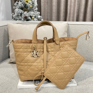 135 dior شنطة