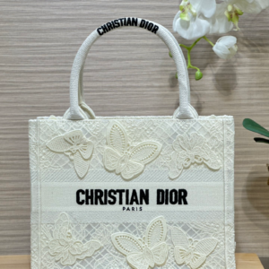 108 dior شنطة