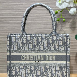 107 dior شنطة