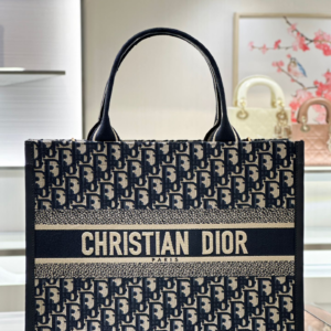 115 dior شنطة