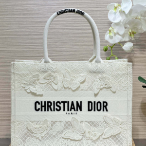 102 dior شنطة
