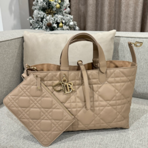 134 dior شنطة