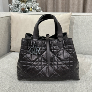 130 dior شنطة