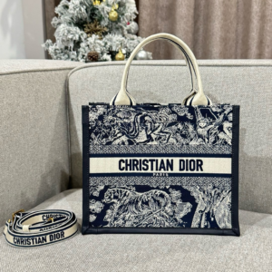113 dior شنطة