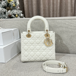60 dior شنطة