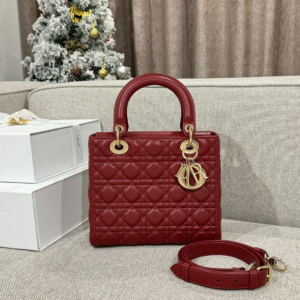 65 dior شنطة
