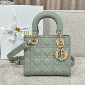 83 dior شنطة