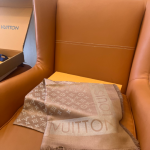 louis vuitton اسكارف