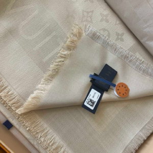 louis vuitton اسكارف