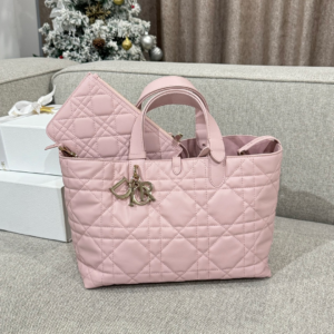 137 dior شنطة