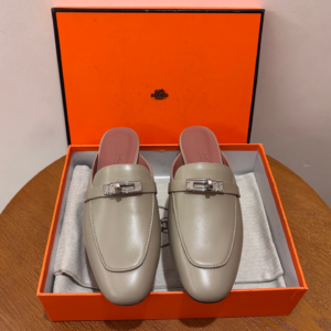 490 hermès حذاء