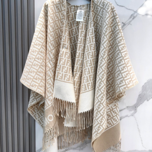 fendi اسكارف