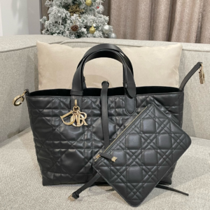 136 dior شنطة